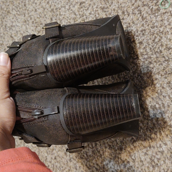 Size 7 brown booties - Picture 5 of 5